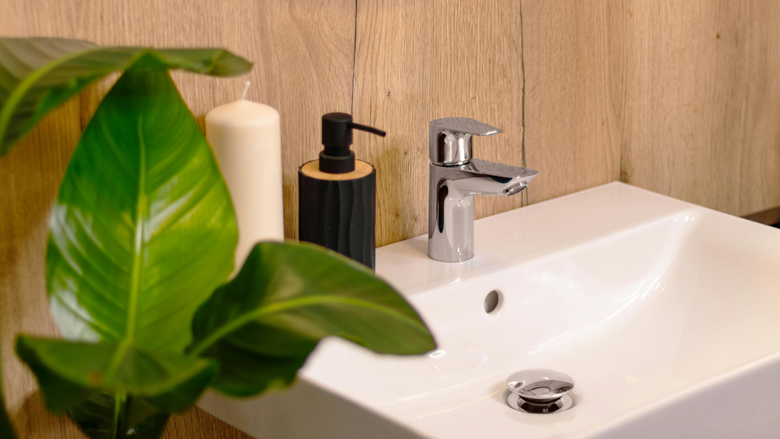 Tipps zur richtigen Lagerung und Haltbarkeit von Rosenwasser