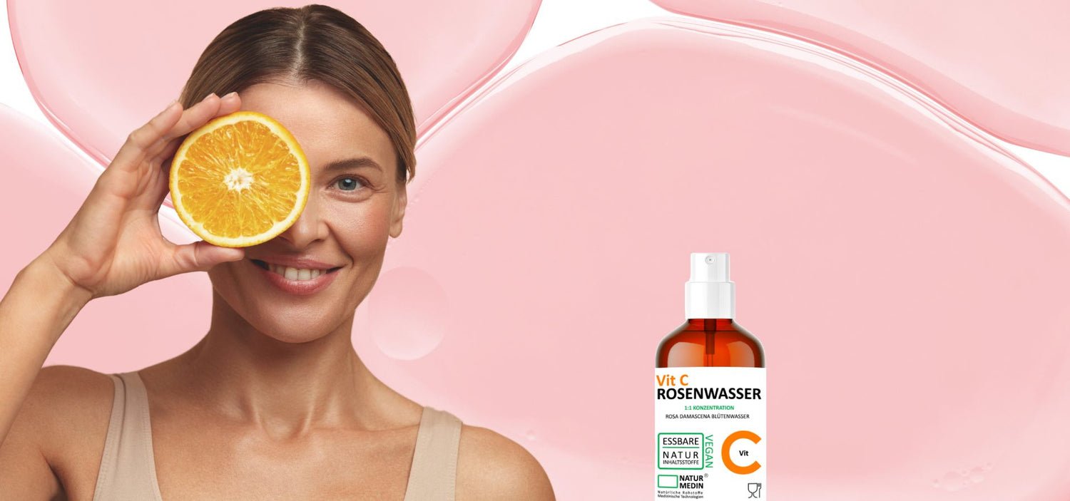 Naturmedin Rosenwasser mit Vitamin C – Glasflasche mit klarem, natürlichem Toner auf Basis von Damascena-Rosenblüten, angereichert mit Vitamin C. Edles, minimalistisches Verpackungsdesign, steht für Reinheit, Wirksamkeit und essbare Inhaltsstoffe.